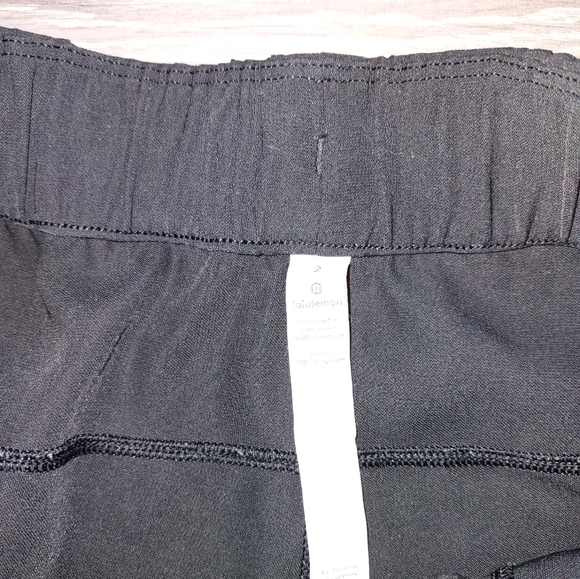 Lululemon on the fly crop pants - Picture 8 of 11